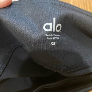 ALO Yoga Black Leggings XS
